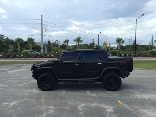 2005 hummer h2 sut. blacked out. garage kept. sunroof. roof rack. bose stereo.