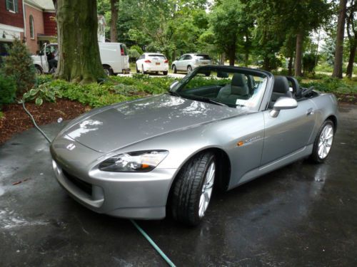 2007 honda s2000 mint condition and very low mileage