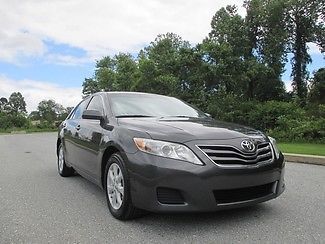 2010 gray toyota camry le loaded low miles runs 100% looks 100% fuel saver
