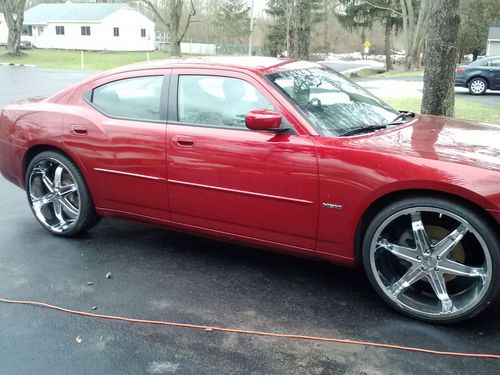 07 dodge charger 5.7l hemi with under 15,000 miles and many extras and warranty!
