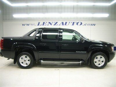 Crew short lt2 z71 moon 4wd 1 owner we finance and we take trade ins