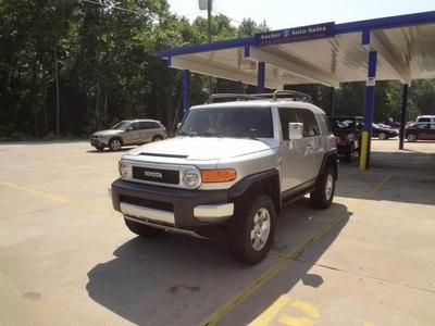 Fj cruiser trd 6 speed with mp3 subwoofer backup sonar tow package luggage r