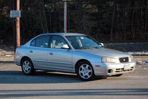 2003 hyundai elantra gls sedan 4-door 2.0l - it's good on gas!