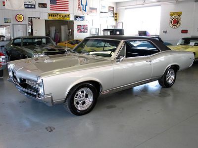 1967 pontiac gto low miles,restored,factory air,rare color,extremly clean