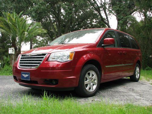 2009 chrysler town and country touring handicap accessible