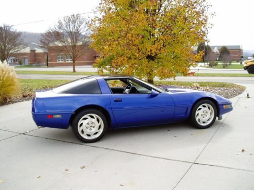 1995 chevrolet corvette..5.7l v8..auto..58k miles..rare color..garage kept..