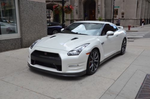 2014 nissan gt-r pearl white one owner very clean!! 3600 miles!!