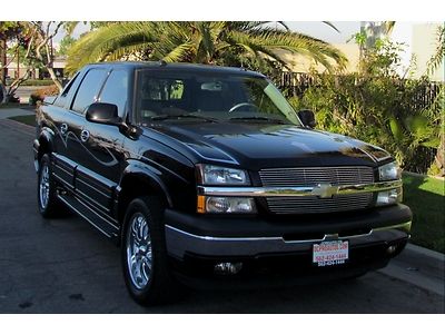 2005 chevrolet avalanche 1500 lt one owner tow package low miles