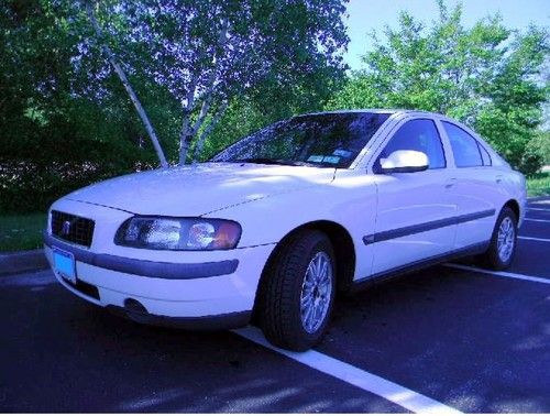 Clean base volvo s60, manual shift 5-speed, rare, runs excellent