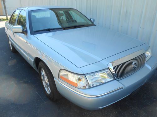 2004 mercury marquis low miles  leather seats  non smoker  new tires