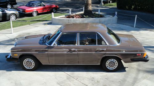 1975 mercedes-benz 240d manual. full service history. cruise control. the best!