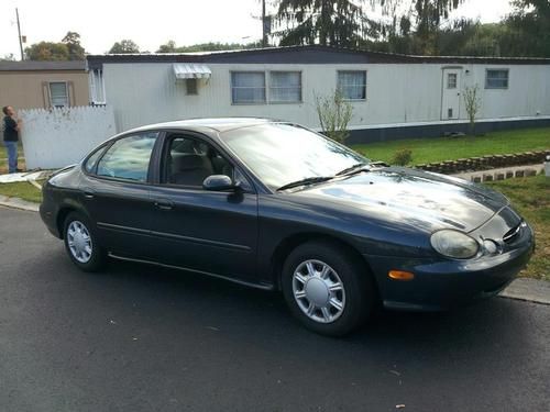 1998 ford taurus v6 se with 114,815 miles