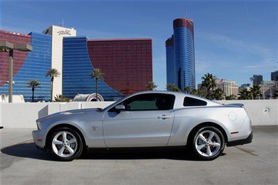 2011 ford mustang gt 5.0l premium coupe+6 spd+svt exhaust+ford tuner+k&amp;n filter!