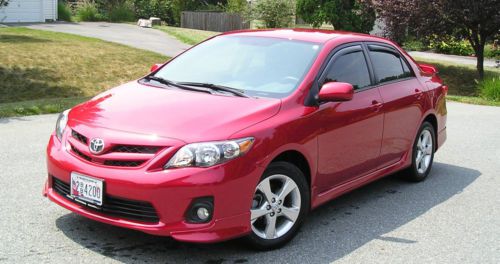 2013 toyota corolla s, 18,700 miles, automatic excellent condition