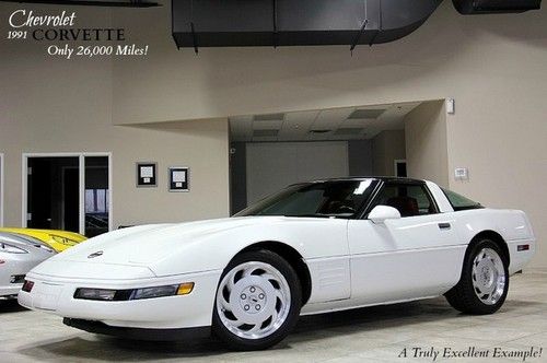1991 chevrolet corvette coupe only 26k miles! 6 speed manual glass roof bose wow
