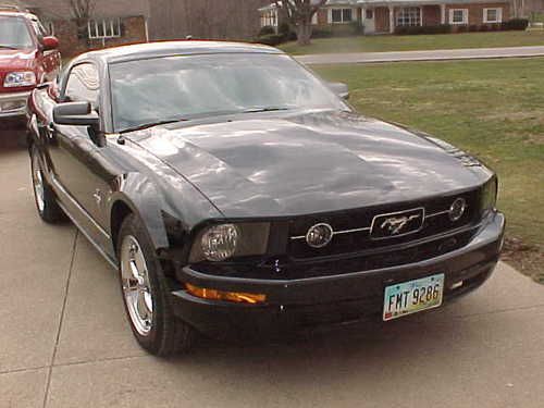 2007 mustang fastback pony 4.o only 12k miles beauty