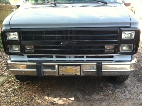 1991 chevy van g20, 305v8,auto,runing boards,runs good, ready for your paint