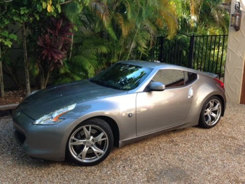 2009 nissan 370z touring coupe 2-door 3.7l