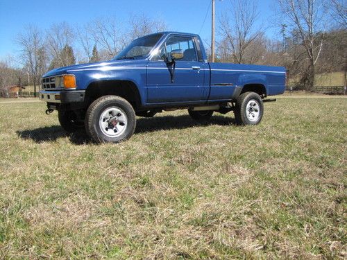 1986 toyota pickup truck 4wd 22re efi fuel injected 5 speed long bed no reserve