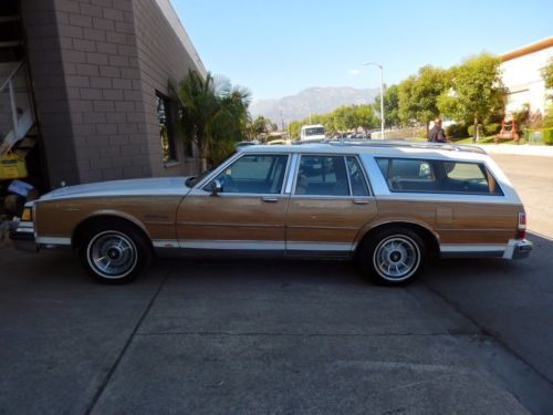 1990 buick lesabre estate wagon rear facing rear seat leather v good cond. !!