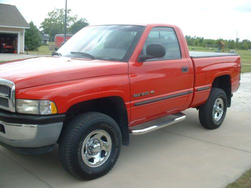 1999 dodge ram 1500 4x4 pickup in excellent condition (1 owner 85000 miles)