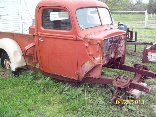 1941 ford pickup needs total restoration