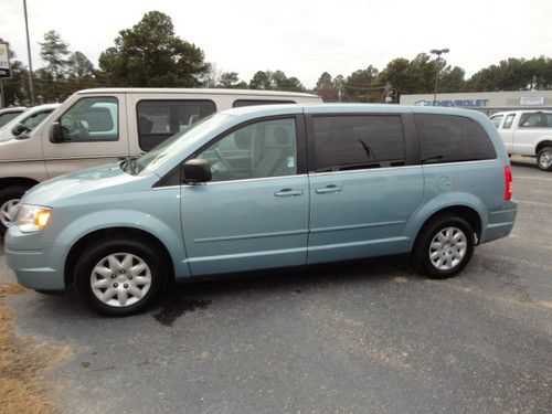 2009 chrysler town &amp; country   pa 6366