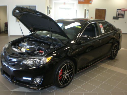 Black camry xsp,a real eye catcher!!! hurrry this car will not last long!!!!!!!