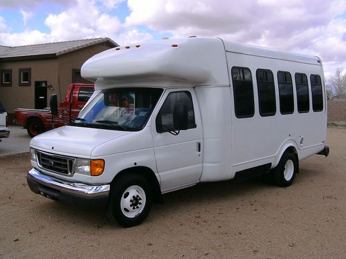 2005 ford e- 450 shuttle bus/van diesel 12 passenger with wheel chair lift