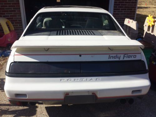 1984 pontiac fiero indianapolis pace car replica