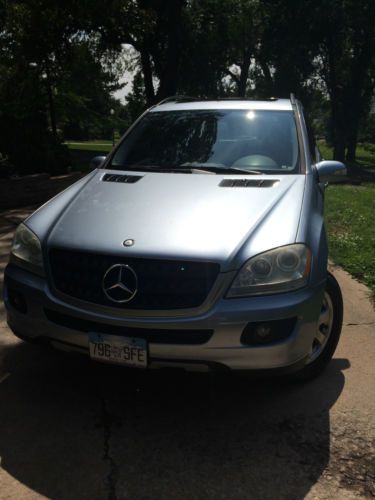 2006 ml350 good condition 83k miles silver blue, sunroof