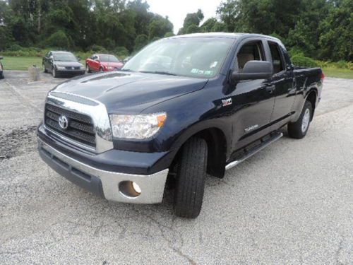 2009 toyota tundra sr-5, no reserve, one owner, no accidents, looks ,runs great