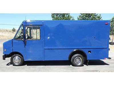 2004 utilimaster step van, a/c, 12 ft., extra wide body. only 20,588 miles