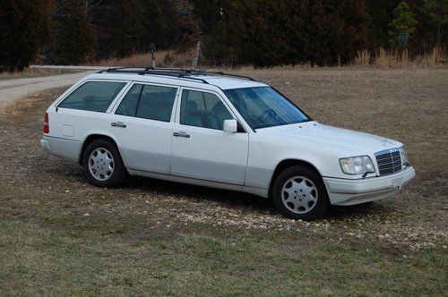 1994 mercedes benz e320 estate station wagon in white 3.2 liter 300e m104 w124