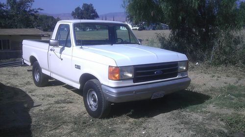 Ford pickup truck f150 6 cylinder
