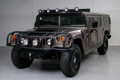 H1 hummer-new custom paint-tons of upgrades-show truck quality-clean carfax!