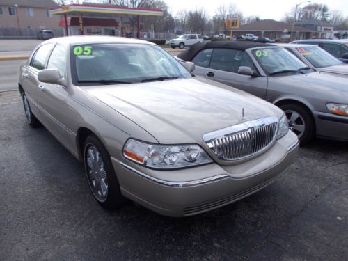 2005 lincoln town car signature limited