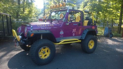 Jeep wrangler 4x4 fully custom ready for the beach, off road or just plain fun