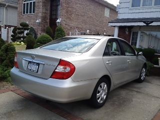 Gray 2003 toyota camry le ,4 doors,cd player, no accidents,one owner, mint