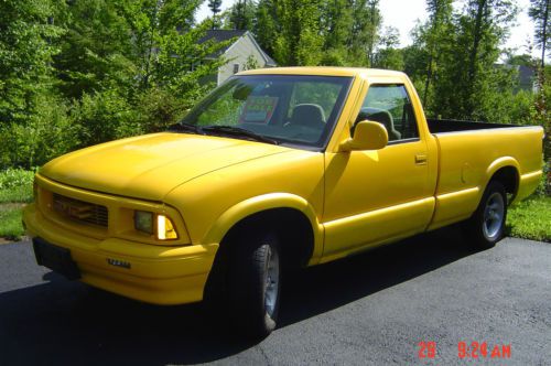 1997 gmc sonoma sle standard cab pickup 2-door 2.2l
