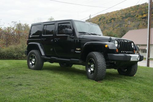 2012 jeep wrangler unlimited sahara sport utility 4-door 3.6l loaded, black