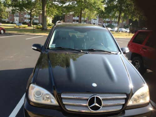 $12000 ml350, 2005 very excellent condition