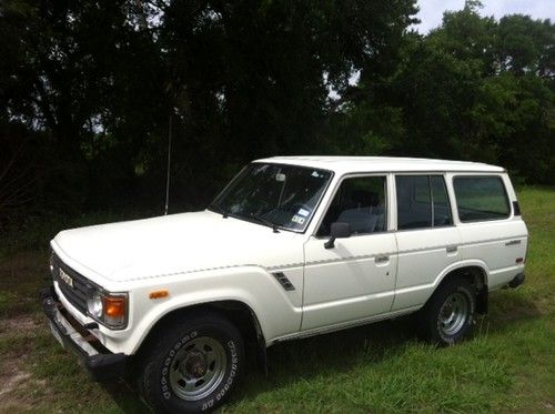 1985 toyota landcruiser fj60...no rust extremely clean one owner