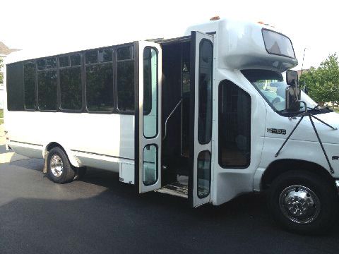 Ford e-450 party bus 18 passenger limo bus!