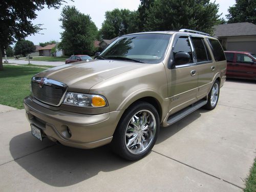 1999 lincoln navigator loaded with tv's and $13000 worth of audio