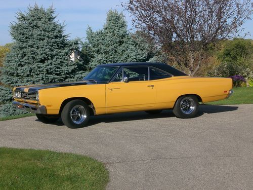 1969 road runner #'s matching 383 console auto, very nice &amp; clean 64k act miles!