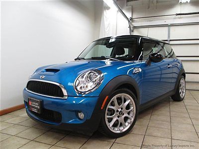 2010 mini cooper s turbo panoramic roof, 6 speed, heated leather and mint!!