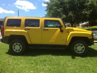 Yellow hummer h3 luxury 4x4 with heated leather and sunroof