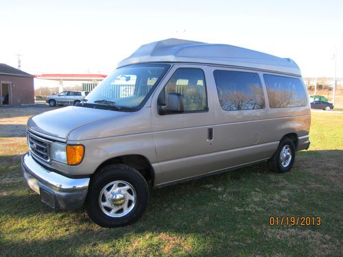 2003 ford e150 wheel chair van low miles xlt rear lift 1 owner