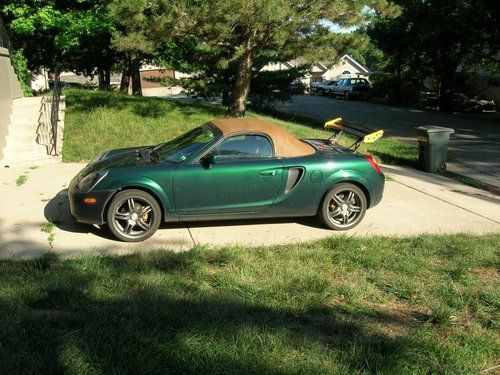 2001 toyota mr2 spyder mileage 80079.00 green and tan leather 17' alloys